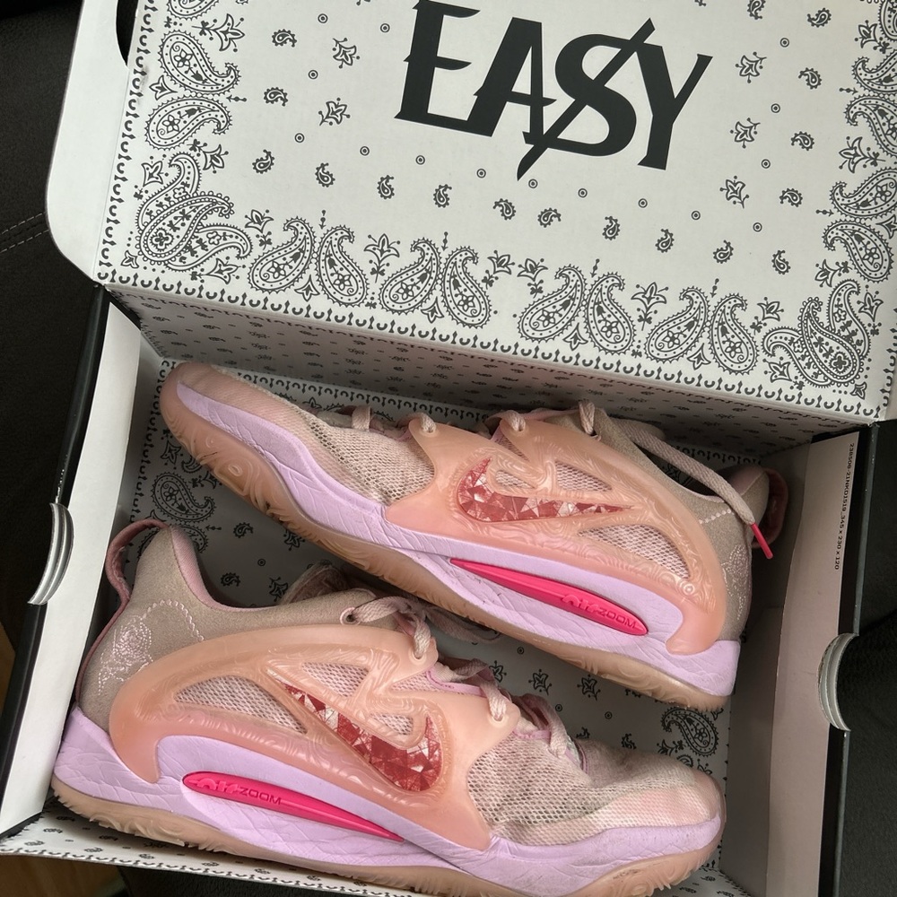 Nike KD 15 Aunt Pearls Size 10.5
